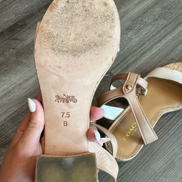 ❤️ELEGANT Coach Heels with Rainbow Charm on Strap - Picture 6 of 10